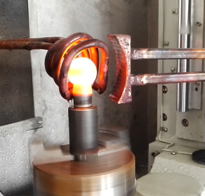 Macchina termica di induzione di raffreddamento ad acqua 120KW per la palla Pin Gear Hardening dell'asse
